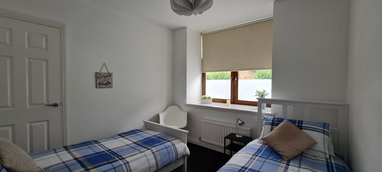 The Heathers - Near Beach & Free Golf Bag & Clubs. Apartment Maybole Bagian luar foto