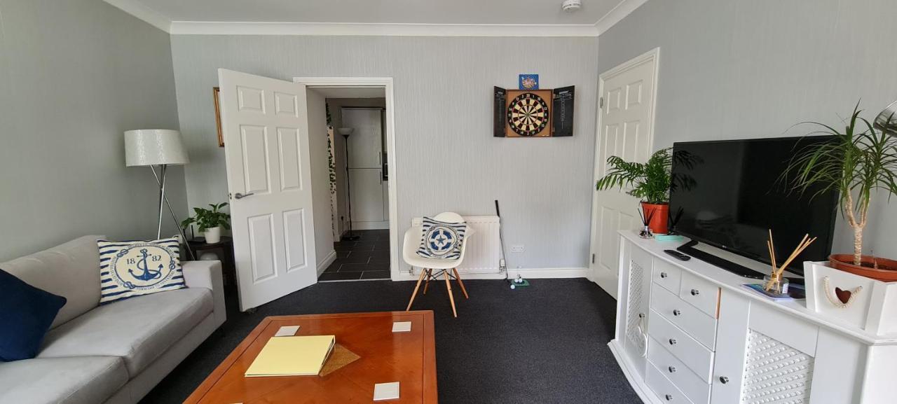 The Heathers - Near Beach & Free Golf Bag & Clubs. Apartment Maybole Bagian luar foto