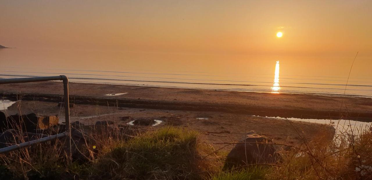 The Heathers - Near Beach & Free Golf Bag & Clubs. Apartment Maybole Bagian luar foto